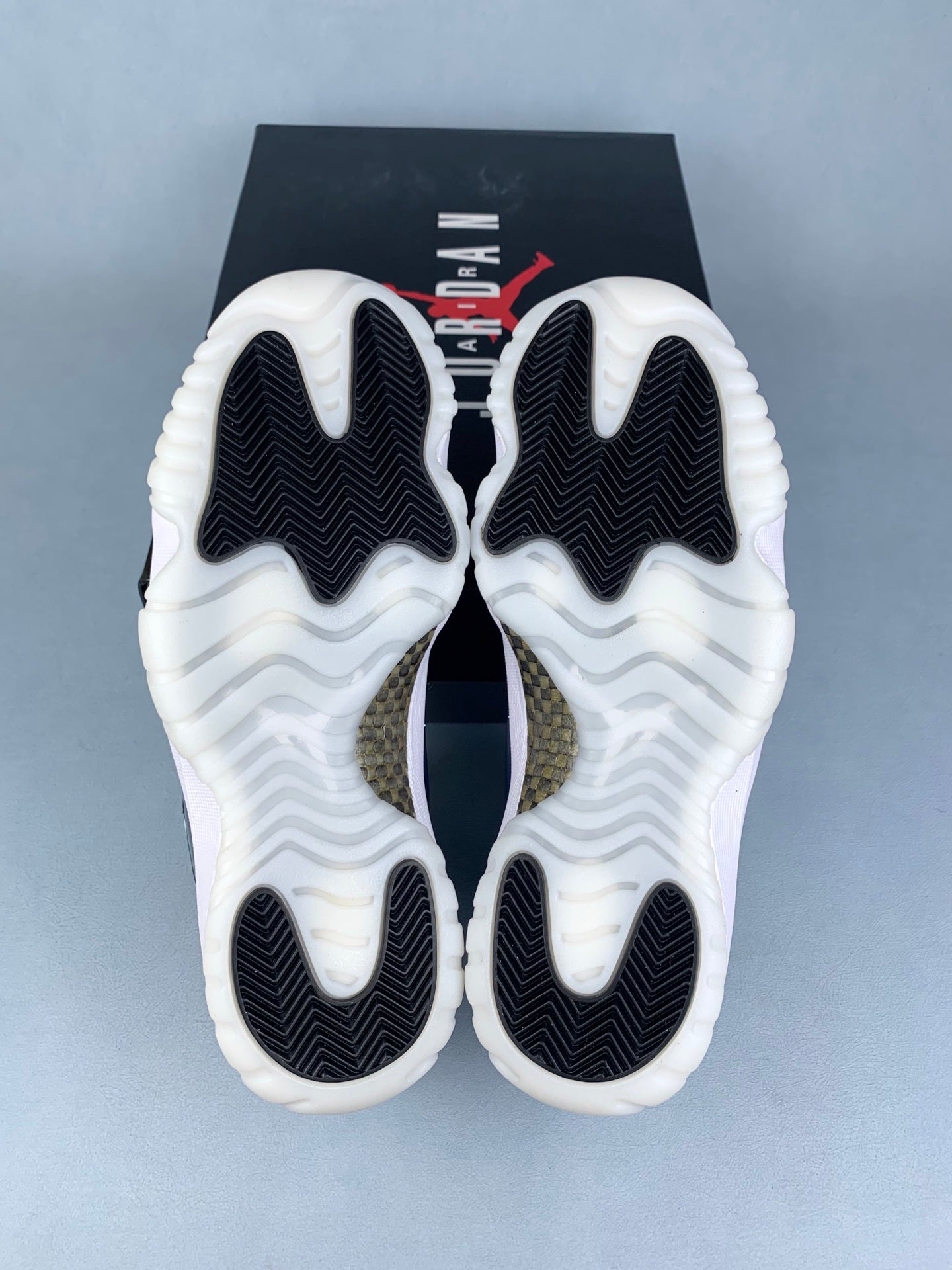 NIKE AJ11 Basketball Shoes