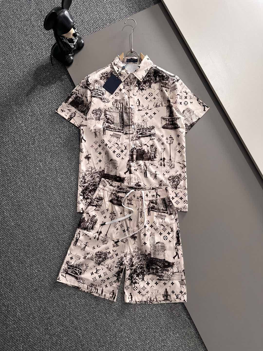 Louis Vuitton Shorts & Short-Sleeve Set