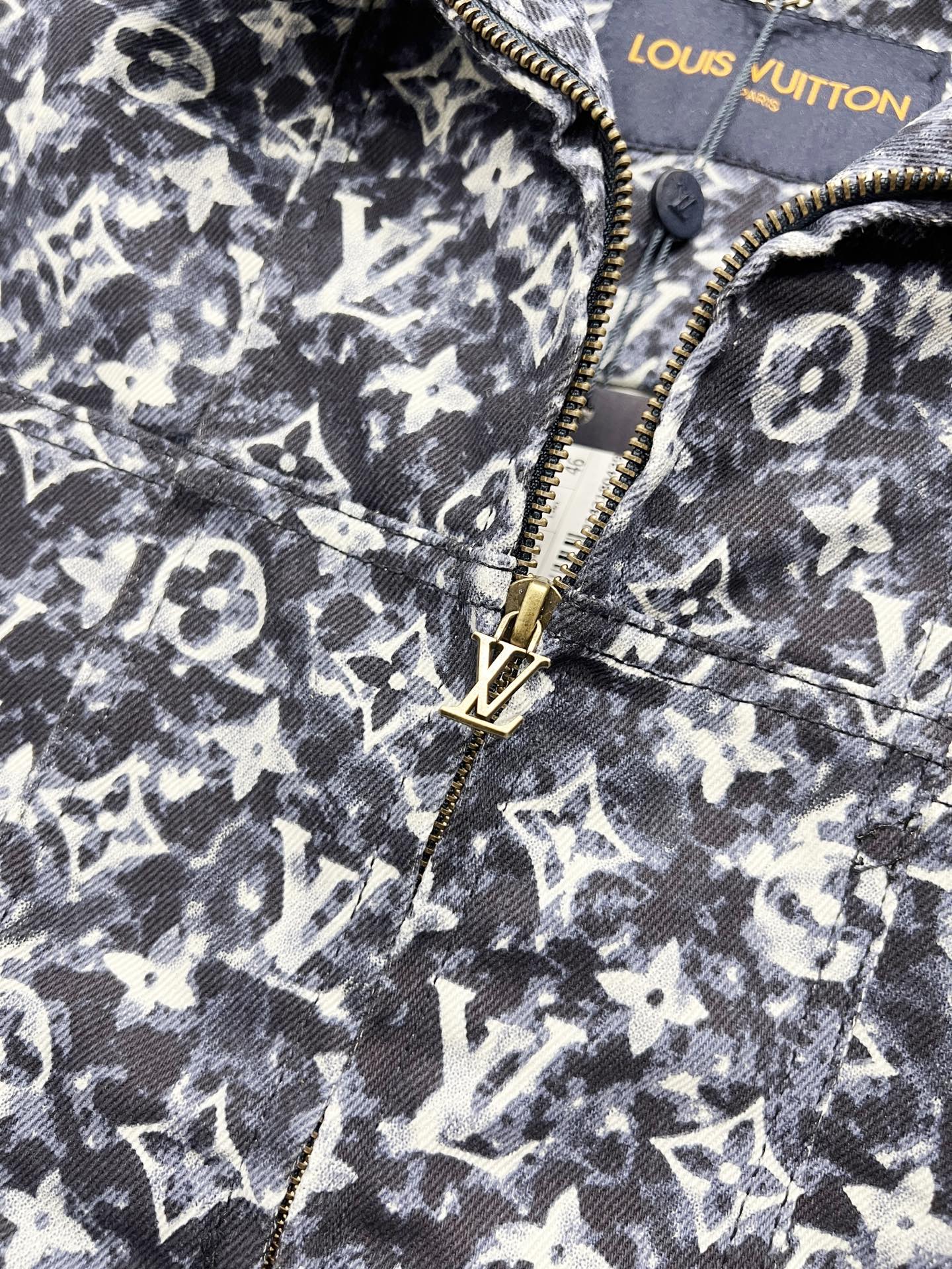Louis Vuitton  Casual Outerwear